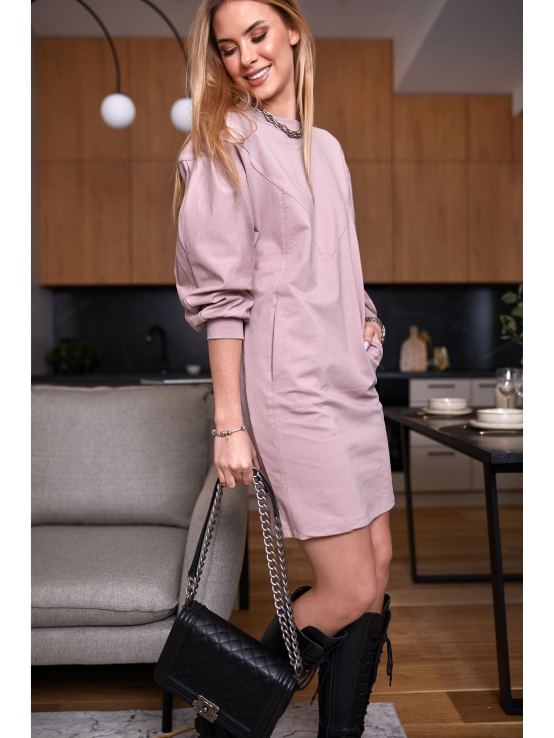 Glattes Cappuccino-Kleid mit Nähten FI700 – Online-Shop – Boutique